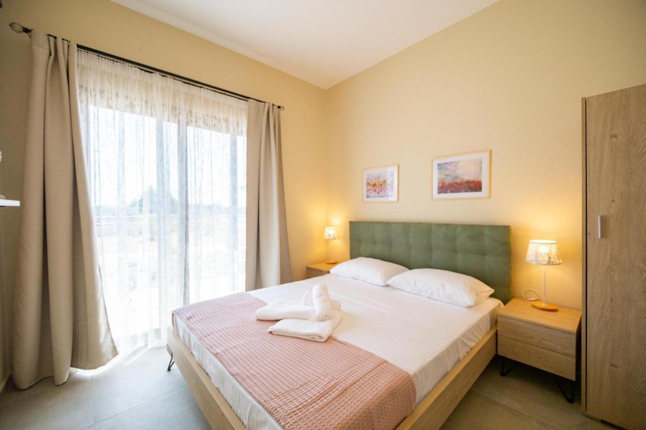 Varkes Suites 2 Неа-Муданья Экстерьер фото